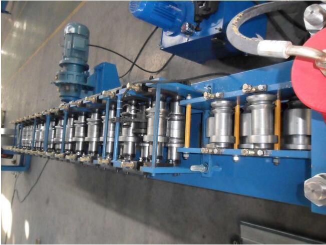 petit pain résistant au feu de cadre de porte en métal de l'énergie 7.5Kw hydraulique formant la machine avec l'épaisseur matérielle de 1.2mm