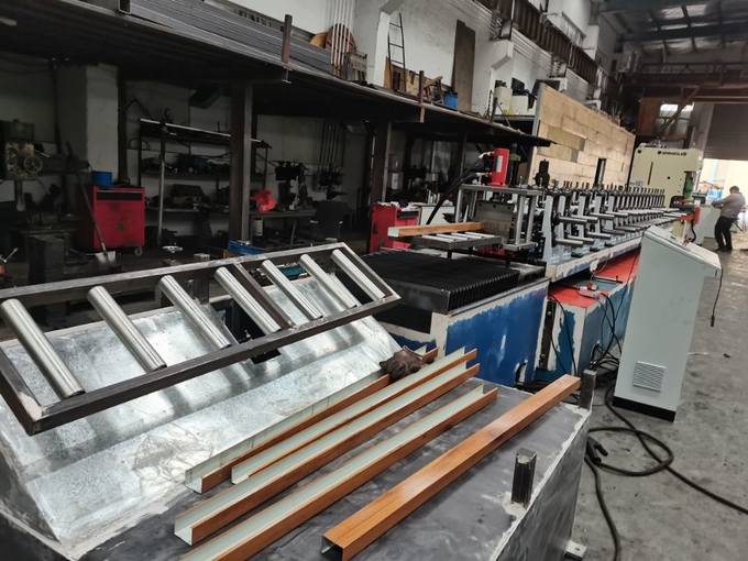 Goujon de cloison sèche et petit pain de voie formant les systèmes 40-160mm variables 3 de plafond en métal de la machine 0.3-1.2mm