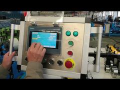 Machine à former les panneaux à joint debout